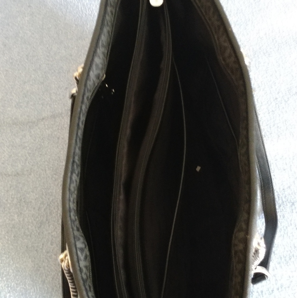 Purse - Picture 2 of 2